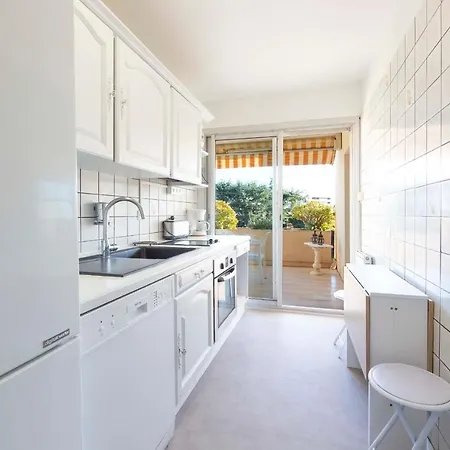 3 Bedroom Of 90m2 With A Spacious Terrasse And A Parking Spot ! Апартаменты