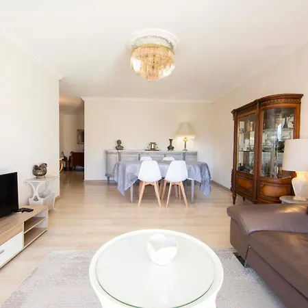 3 Bedroom Of 90m2 With A Spacious Terrasse And A Parking Spot ! Апартаменты *
