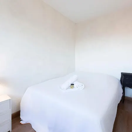 3 Bedroom Of 90m2 With A Spacious Terrasse And A Parking Spot !