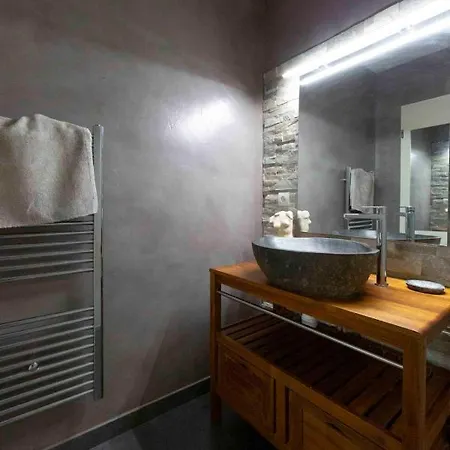 Апартаменты 3 Bedroom Of 90m2 With A Spacious Terrasse And A Parking Spot ! Антиб